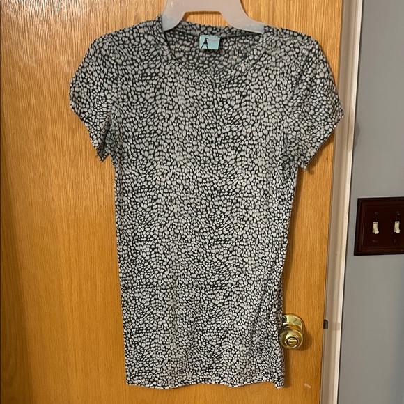 Damsel-  Monochrome Short Sleeve Top. Small. Light weight. - Picture 1 of 9